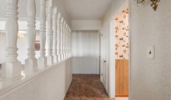 826 SKYLINE Dr, Cheyenne, WY 82009