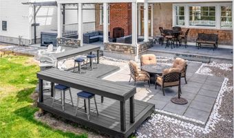 116 Nayatt Rd, Barrington, RI 02806