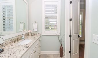 170 Fallen Oak Dr, Brandon, MS 39047