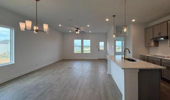 120 Peeps Ct, Adkins, TX 78101