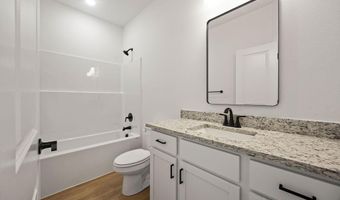 8 Epping Dr, Bella Vista, AR 72714