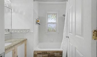 15596 Thomas Ave, Allen Park, MI 48101