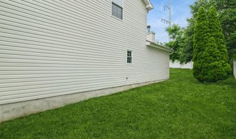 11 Water St, Aberdeen, NJ 07747