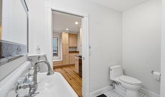 241 Loomis St, Burlington, VT 05401