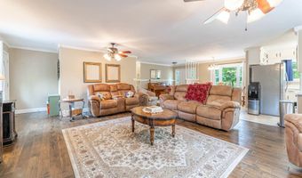 2001 Meadowlark Ln, Albertville, AL 35951