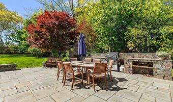340 Newman Ave, East Providence, RI 02916