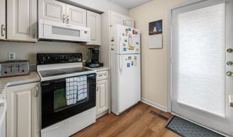 202 Route 27 36, Raymond, NH 03077
