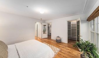 140 Ashley Mews Dr, Ann Arbor, MI 48104