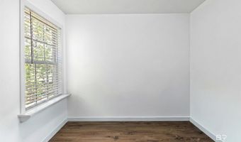 10 Middleton Ln, Atmore, AL 36502