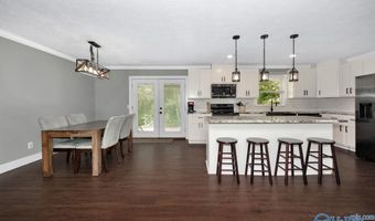 121 11th Pl NW, Arab, AL 35016