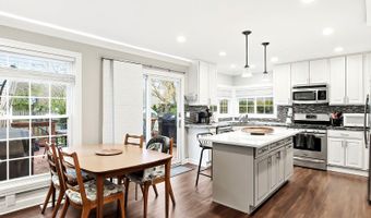 1670 Yosemite Pkwy, Algonquin, IL 60102