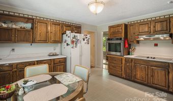 6 Brook Forest Dr, Arden, NC 28704