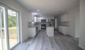 111 Center Dr, Blakeslee, PA 18610