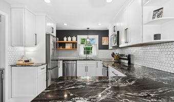 136 Crescent Cir, Cheshire, CT 06410