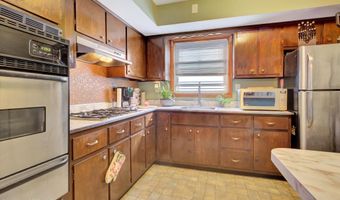 25 Linden St, Bayonne, NJ 07002