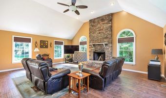 195 Steam Mill Rd, Auburn, NH 03032