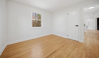 35 Dyer Ave, Canton, CT 06019