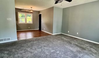 121 H Ave W, Albia, IA 52531