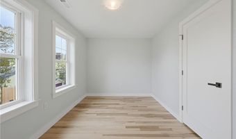 33 Jefferson Ave, East Providence, RI 02915