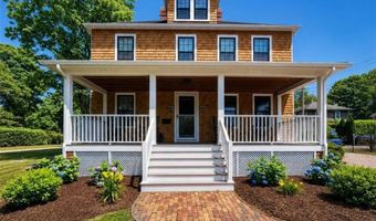 30 Gibson Ave, Narragansett, RI 02882