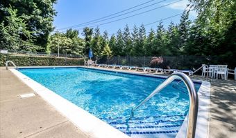 702 Sienna Dr 702, Danbury, CT 06810