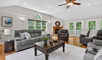 10 Mountain Rd, Brookline, NH 03033