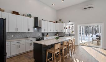 9815 Snow Pointe Dr SE, Alto, MI 49302