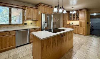 221 44th St N, Cody, WY 82414