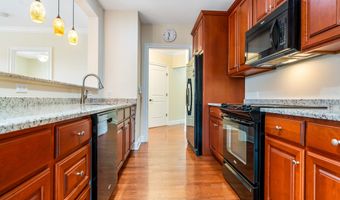 332 Still Water Cir 332, Brookfield, CT 06804