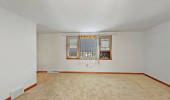 38410 N Lakeside Pl, Antioch, IL 60002