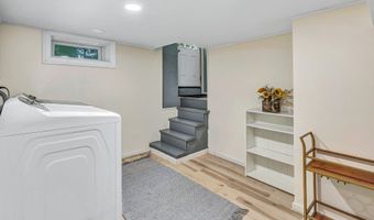14 N Coe Ln, Ansonia, CT 06401