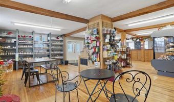 4402 220Th Trl, Amana, IA 52203