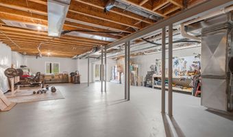 3078 N Spurway Dr, Ann Arbor, MI 48105