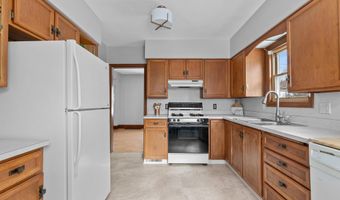 209 W PARKWAY Blvd, Appleton, WI 54911