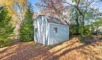 4211 DOWNING St, Annandale, VA 22003