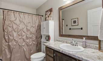 2292 Saint Andrews Dr, Altoona, WI 54720