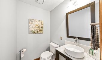 350 Aspen Ct, Aurora, OH 44202