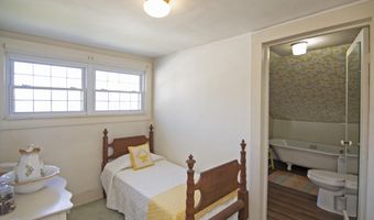 532 Spring St, Alderson, WV 24910