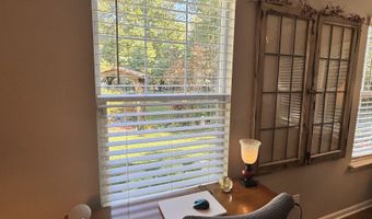 7327 Oak Knoll Dr, Indianapolis, IN 46217