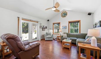 614 Country Club Dr, Arapahoe, NC 28510