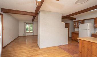 918 King St, Baldwin City, KS 66006