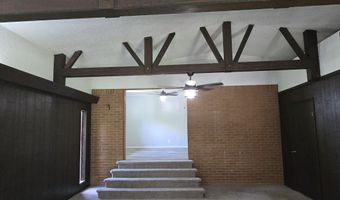 1800 White Dr, Batesville, AR 72501