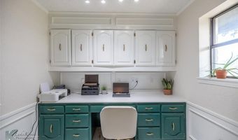 4833 Meadow Dr, Abilene, TX 79606