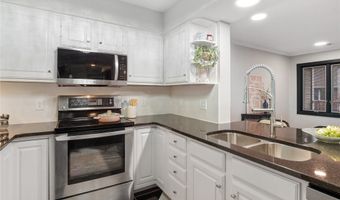 301 SE Delaware Ave 303, Ankeny, IA 50021