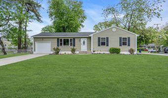 32 Bowline St, Beachwood, NJ 08722