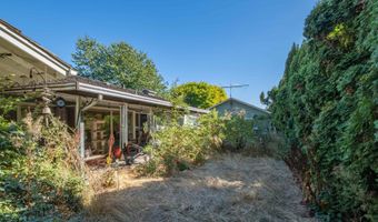 112 Green Ct NE, Albany, OR 97321
