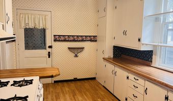 722 N Main, Aberdeen, SD 57401