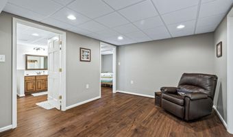 5715 DOUBS Rd, Adamstown, MD 21710