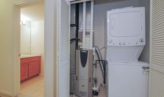 4 Chelsea Ct, Atlantic City, NJ 08401