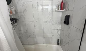 15 Ten Broeck St Garden, Albany, NY 12210